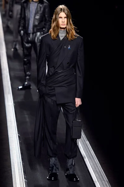 Look 5